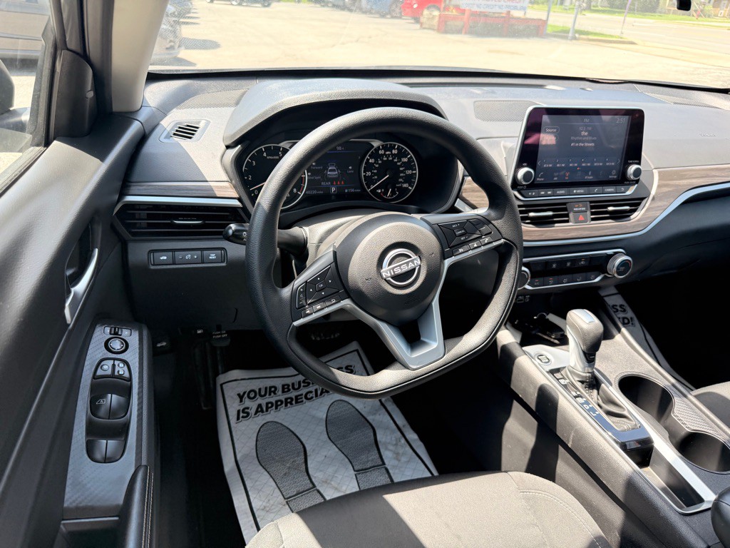 2025 Nissan Altima Image 23