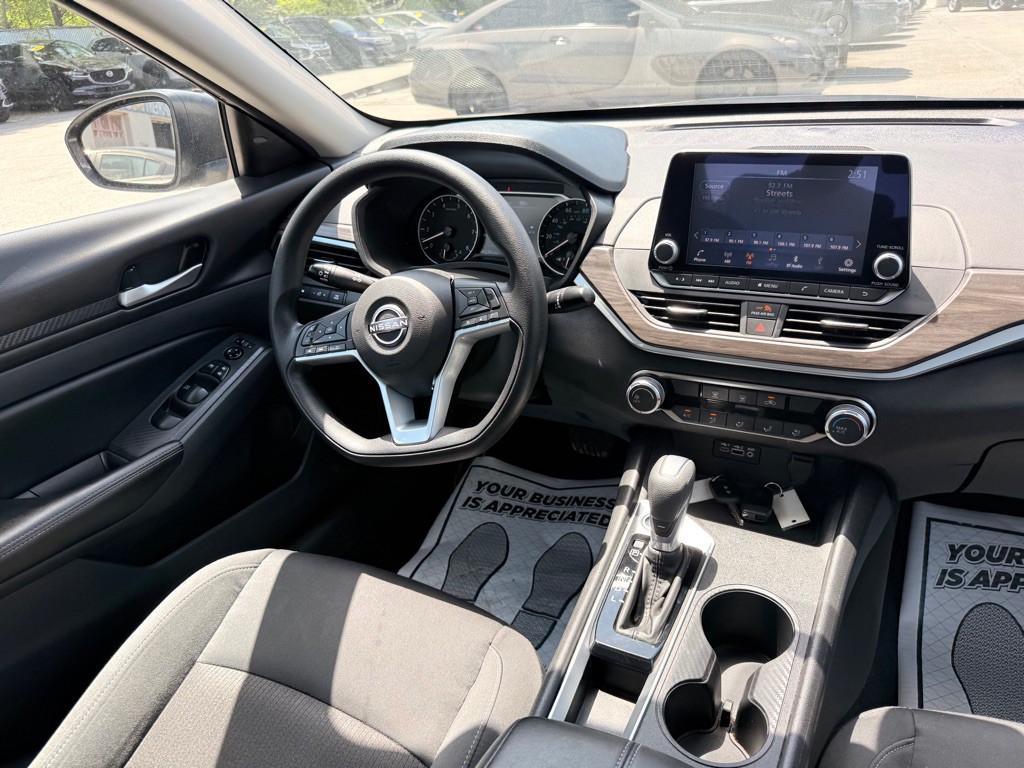 2025 Nissan Altima Image 25
