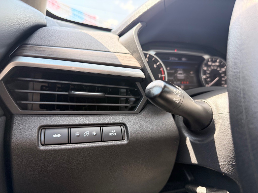 2025 Nissan Altima Image 26