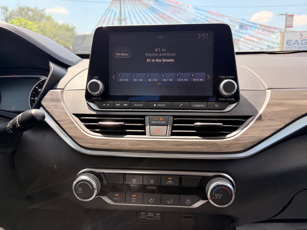 2025 Nissan Altima Image 32
