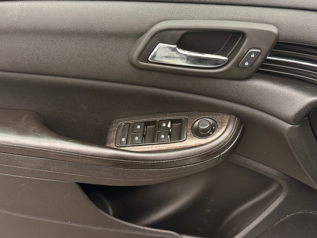 2016 Chevrolet Malibu Image 14