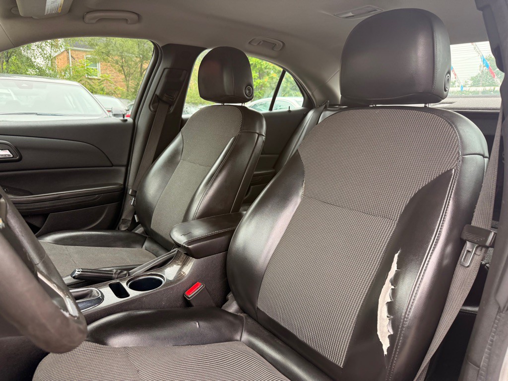 2016 Chevrolet Malibu Image 17