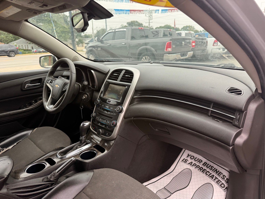 2016 Chevrolet Malibu Image 19
