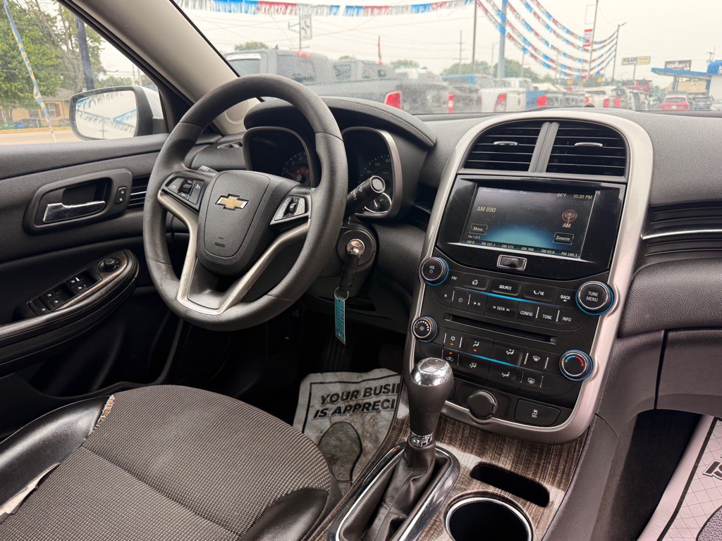 2016 Chevrolet Malibu Image 20