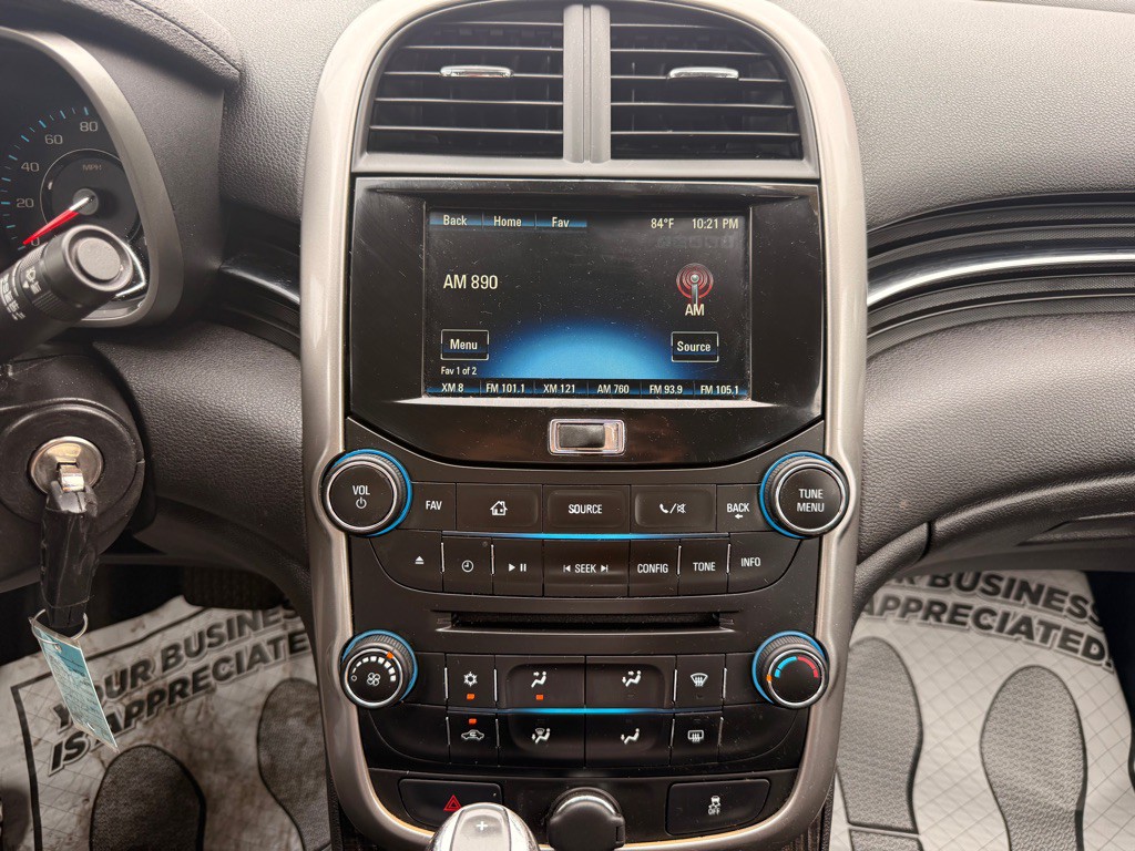 2016 Chevrolet Malibu Image 32