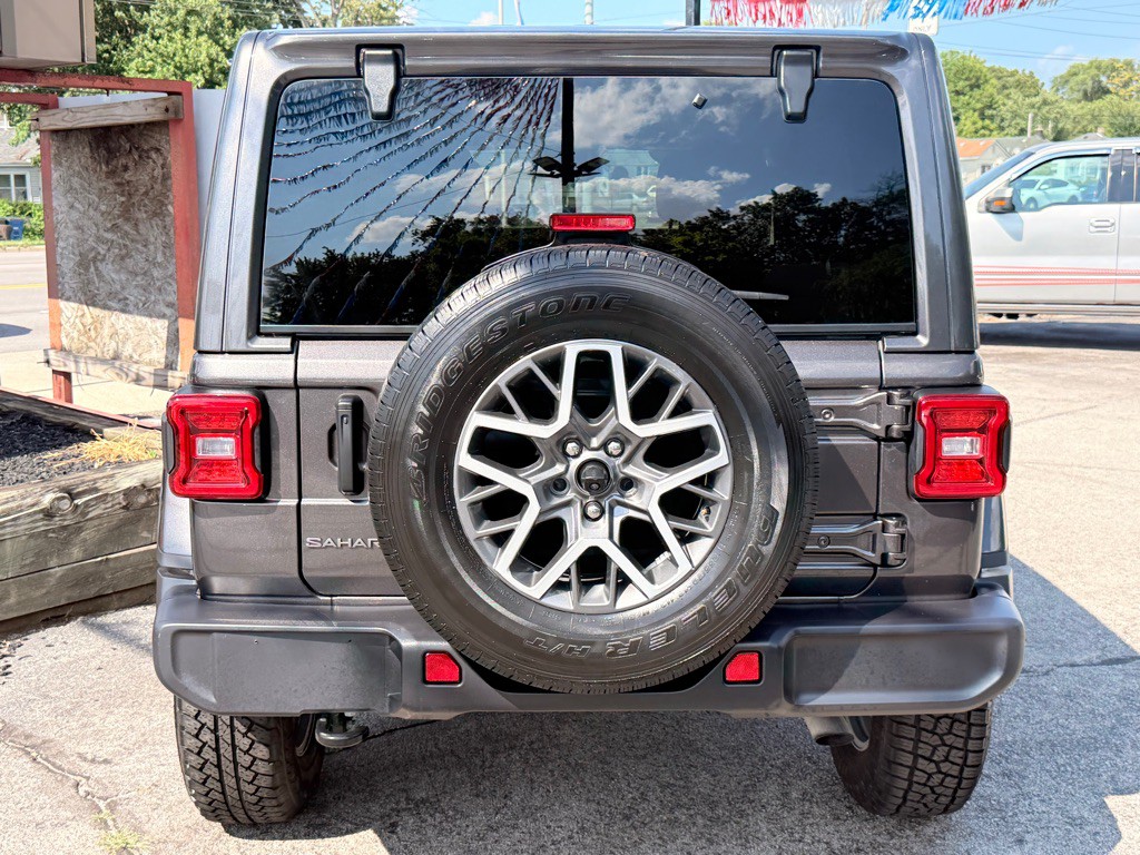 2025 Jeep Wrangler Image 8