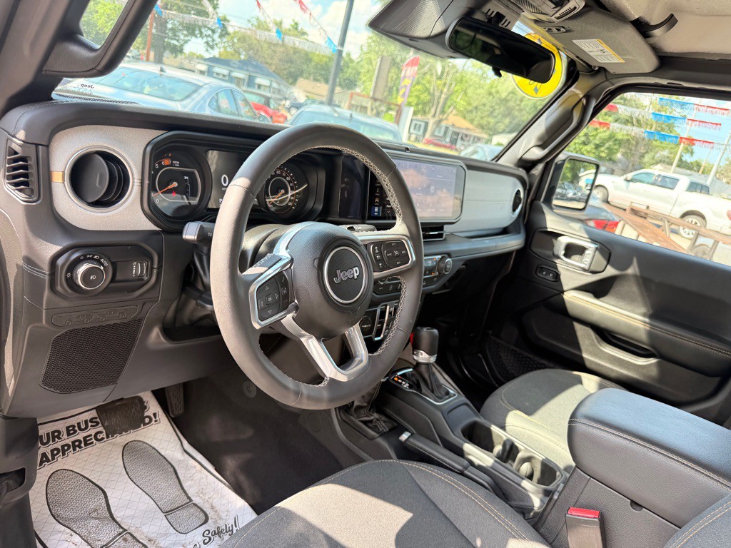 2025 Jeep Wrangler Image 17