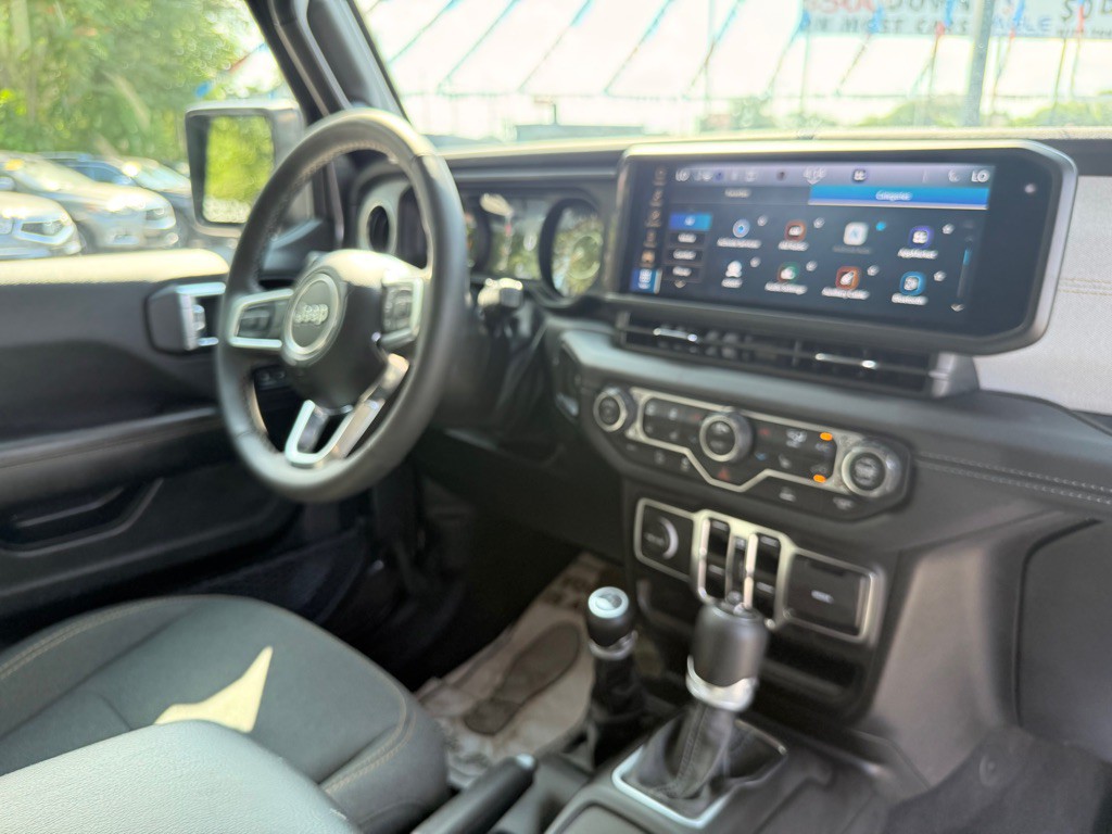 2025 Jeep Wrangler Image 21
