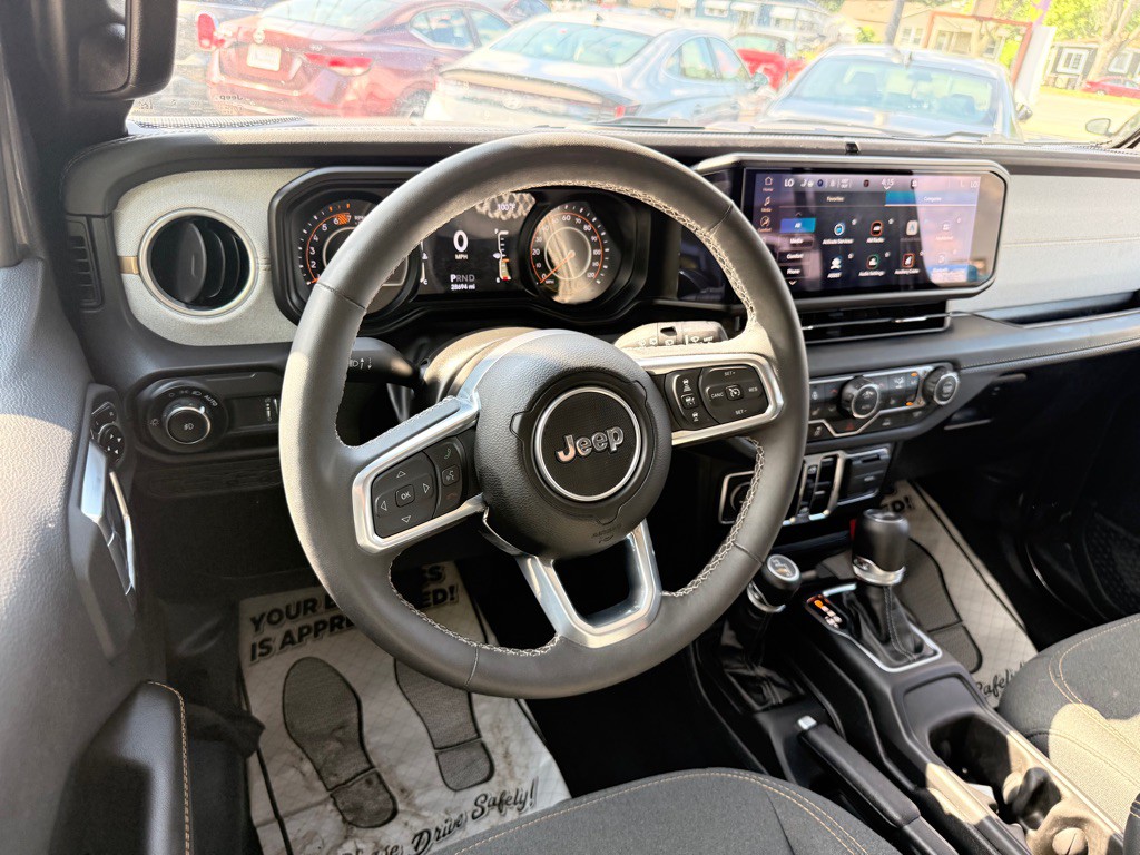 2025 Jeep Wrangler Image 24