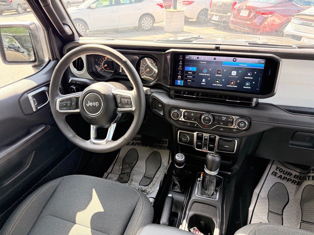 2025 Jeep Wrangler Image 26