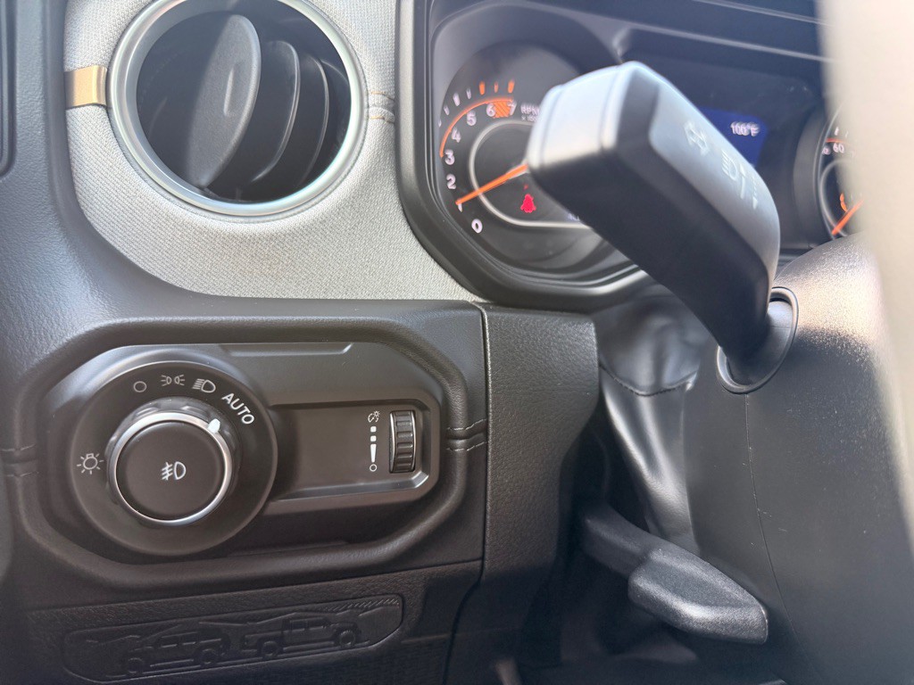 2025 Jeep Wrangler Image 27