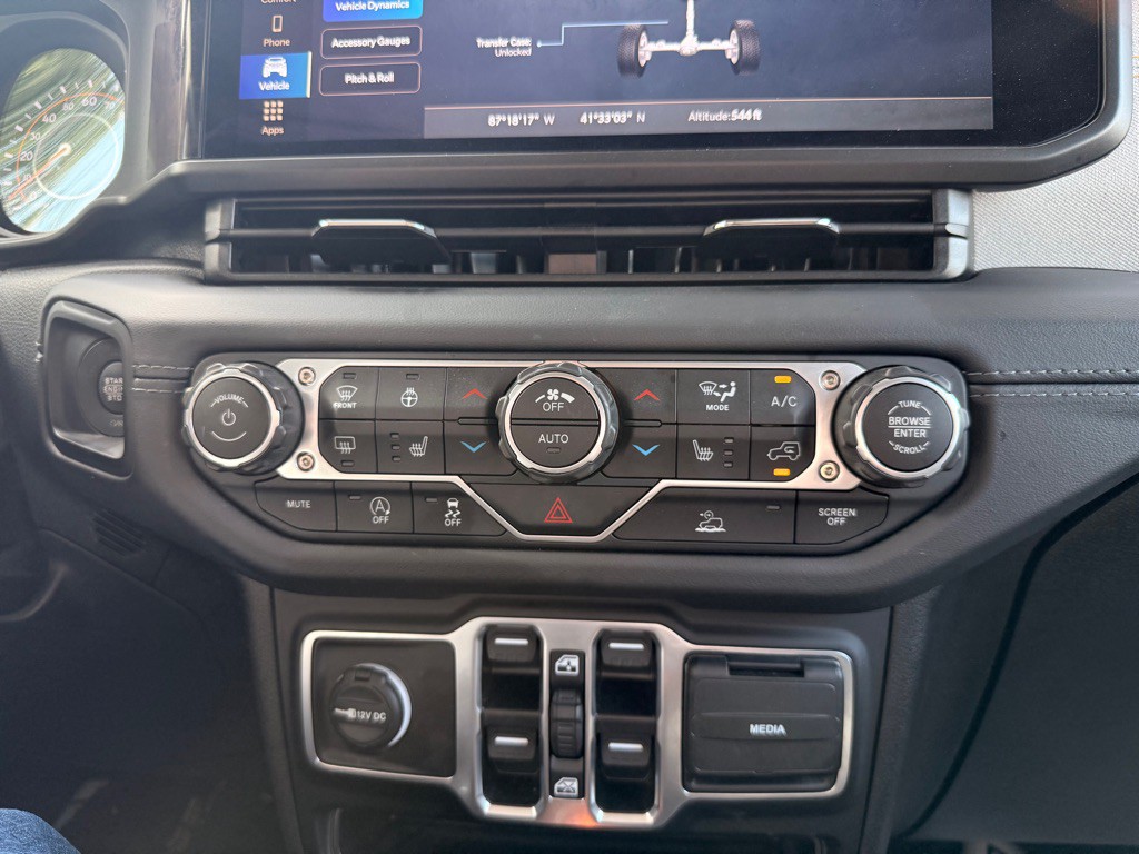 2025 Jeep Wrangler Image 36