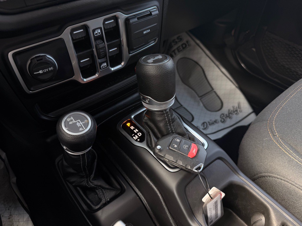 2025 Jeep Wrangler Image 38