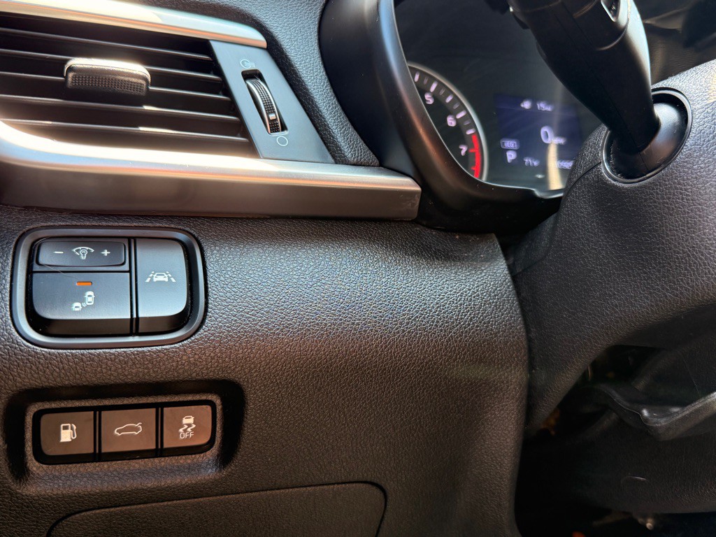 2019 Kia Optima Image 25