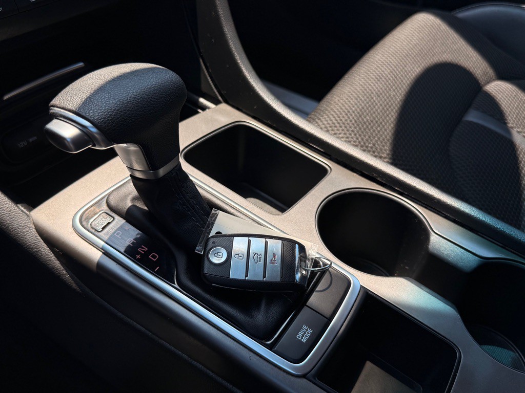 2019 Kia Optima Image 32