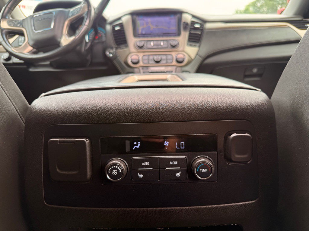 2018 GMC Yukon Image 32