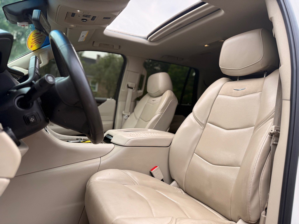 2018 Cadillac Escalade Image 21