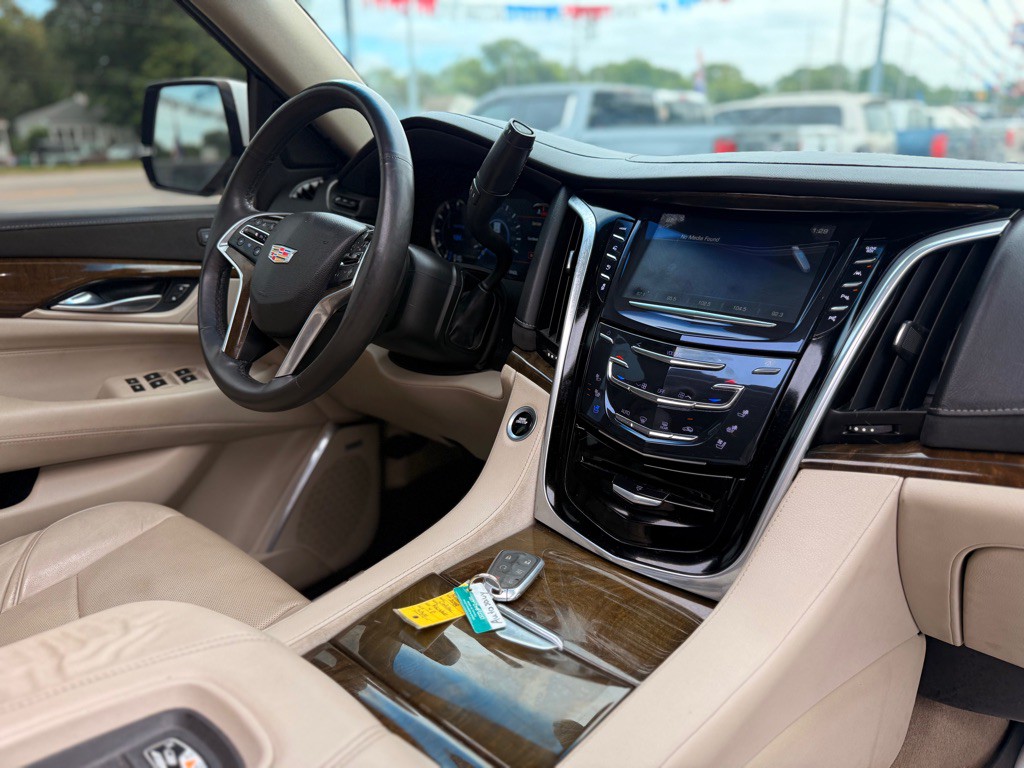 2018 Cadillac Escalade Image 24