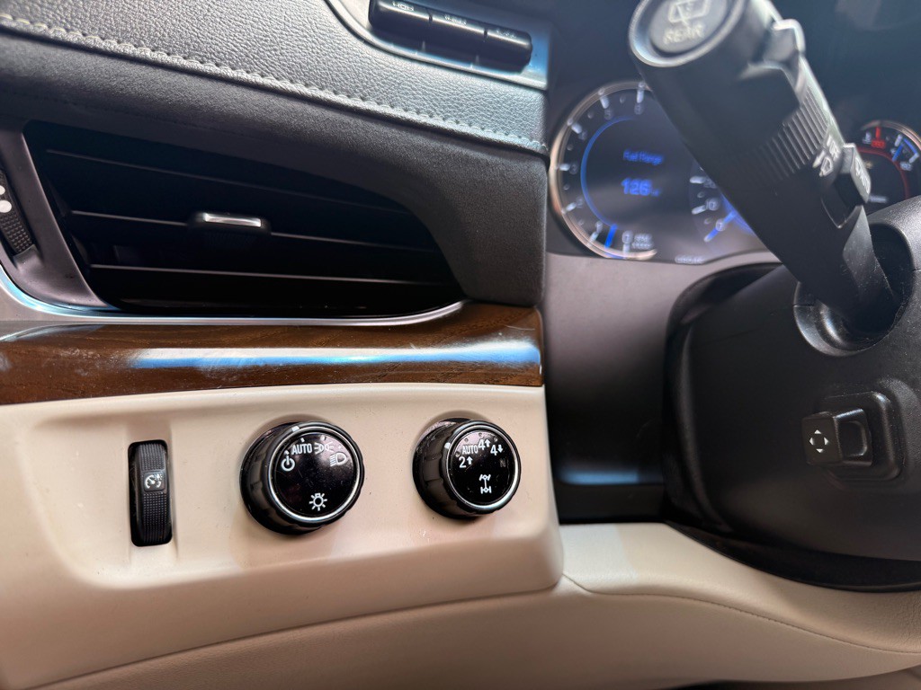 2018 Cadillac Escalade Image 35