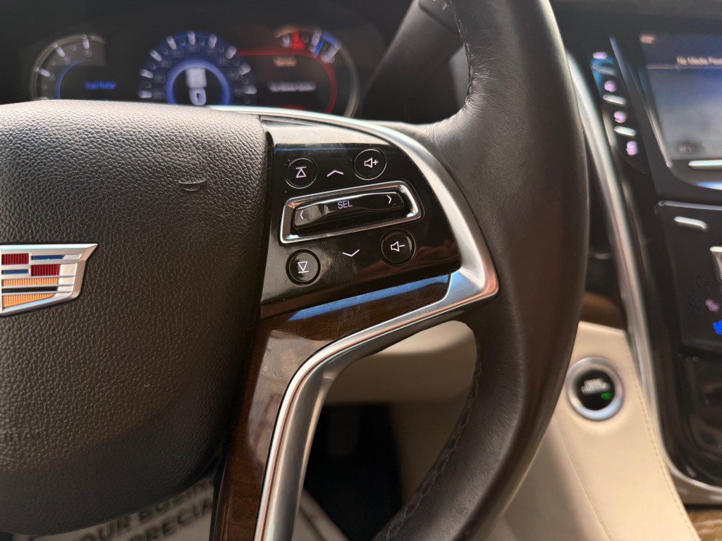 2018 Cadillac Escalade Image 38