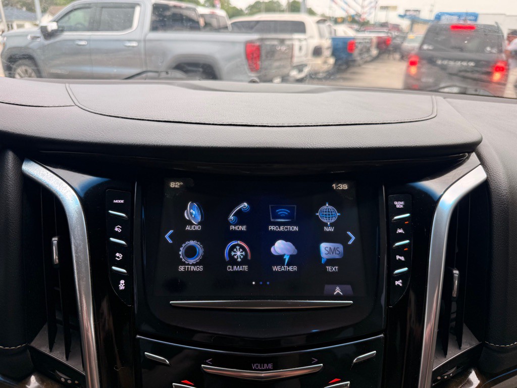 2018 Cadillac Escalade Image 41