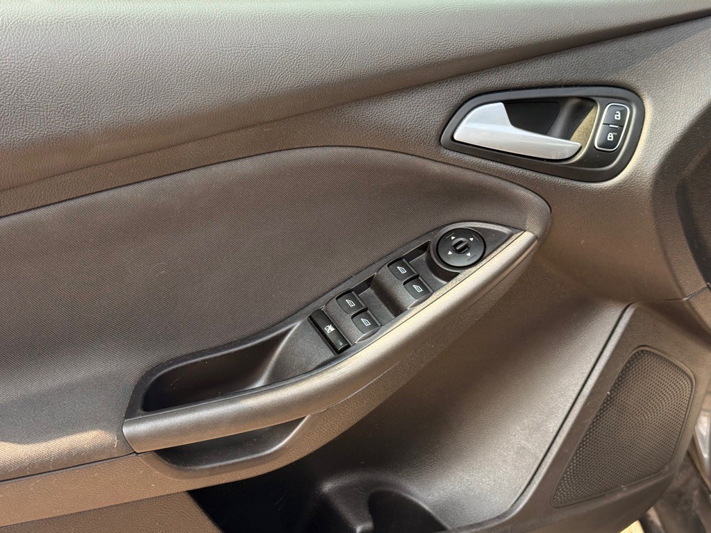 2015 Ford Focus Image 15