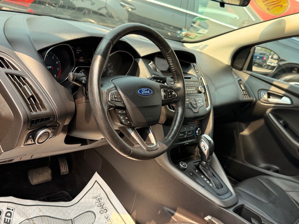 2015 Ford Focus Image 16