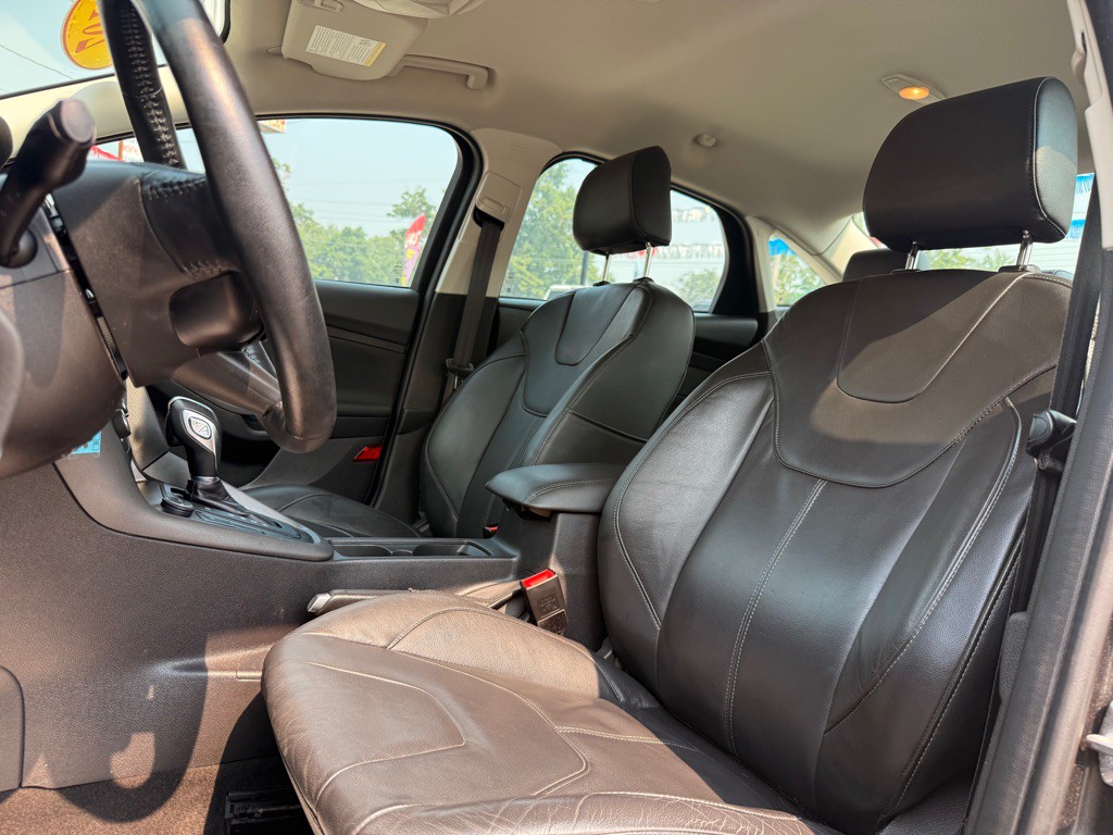2015 Ford Focus Image 18