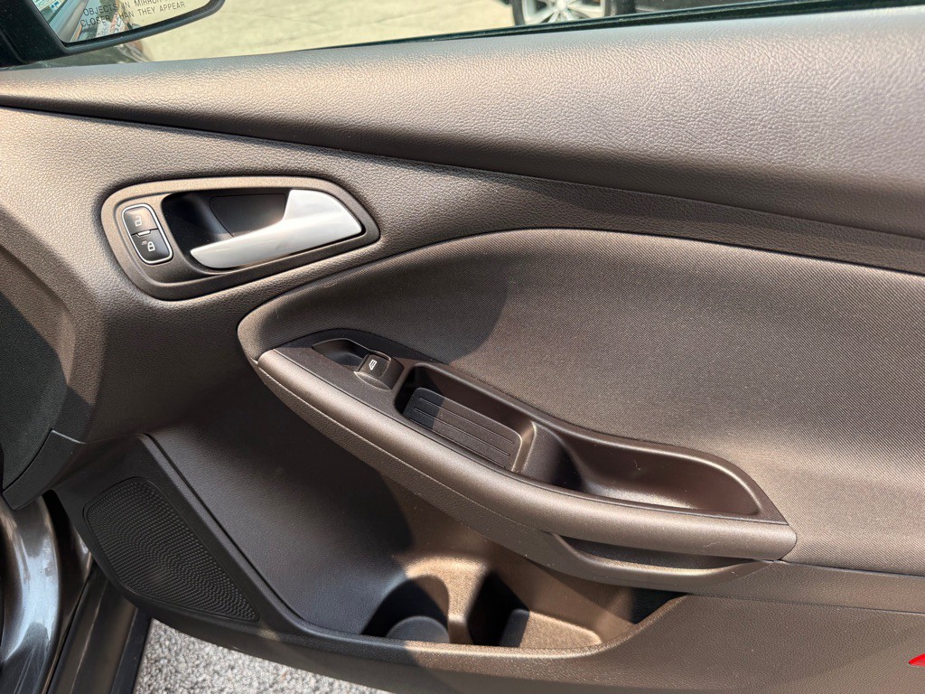 2015 Ford Focus Image 19
