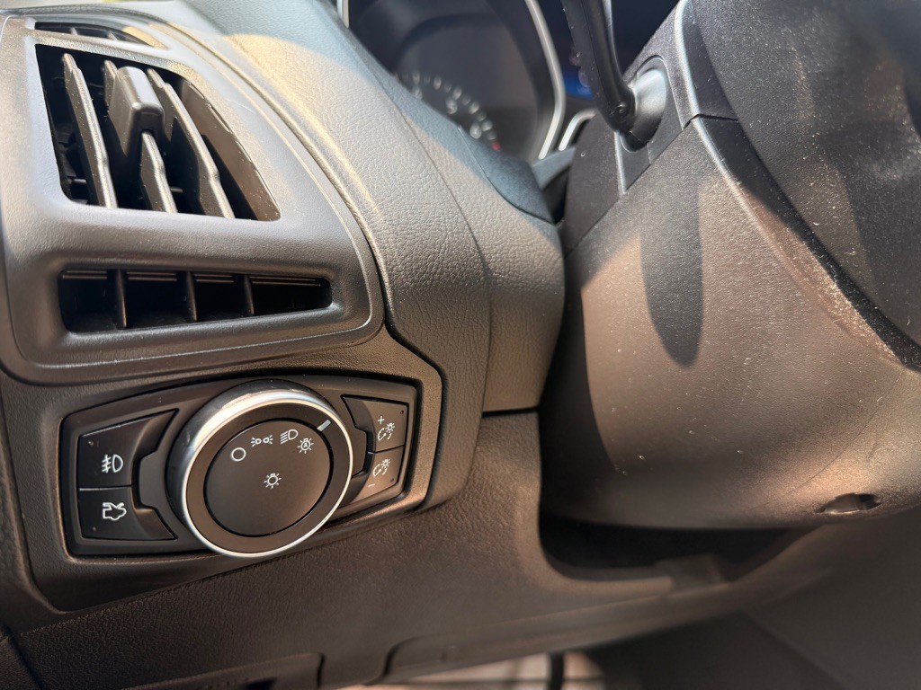 2015 Ford Focus Image 27