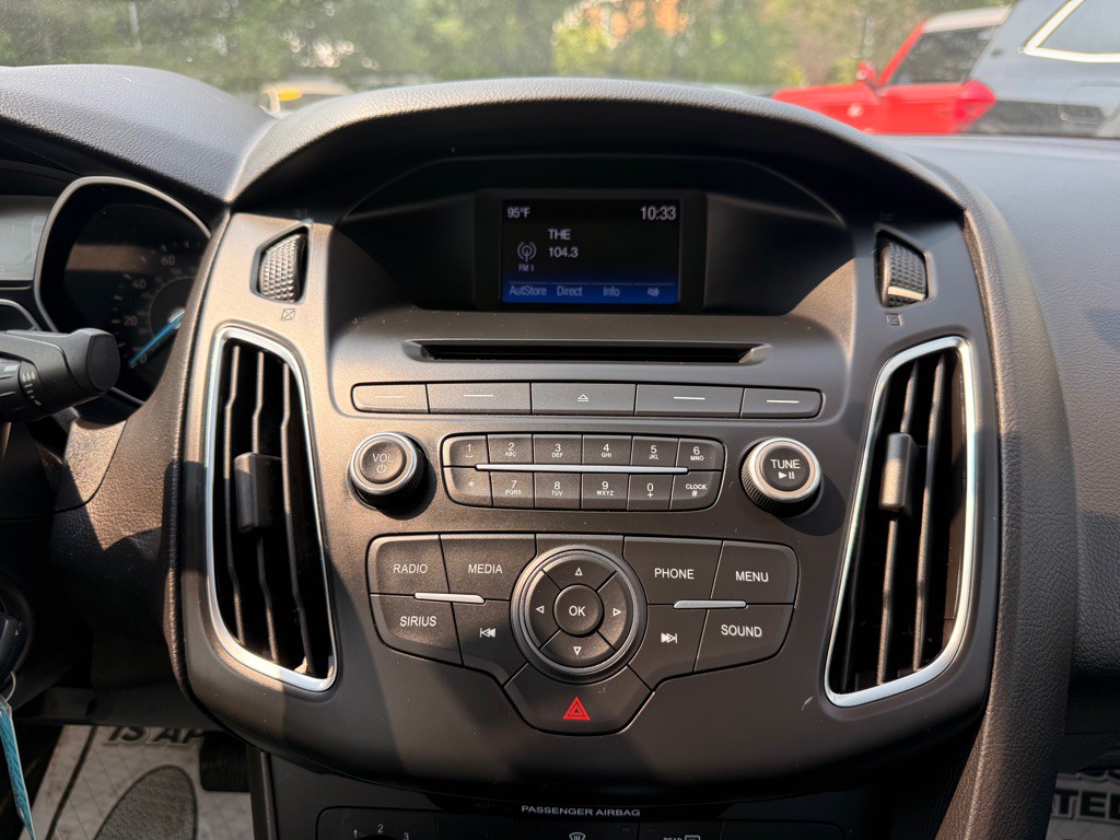2015 Ford Focus Image 33