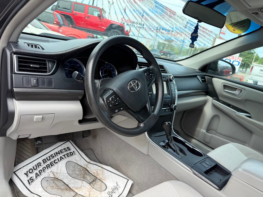 2015 Toyota Camry Image 14