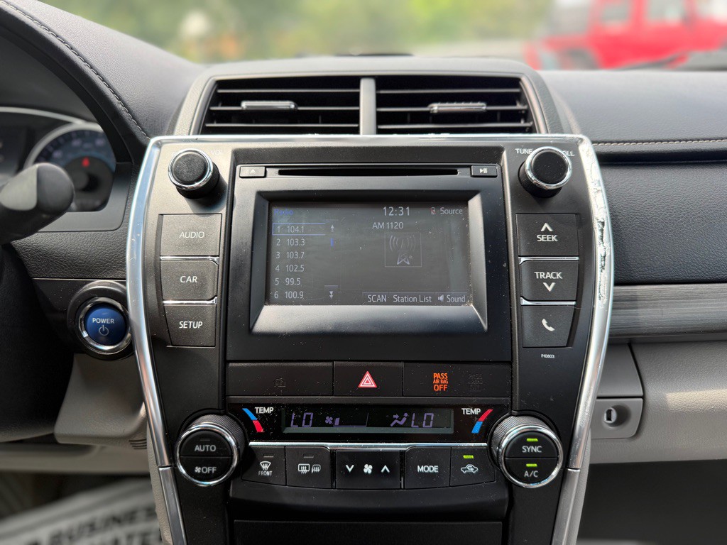 2015 Toyota Camry Image 33