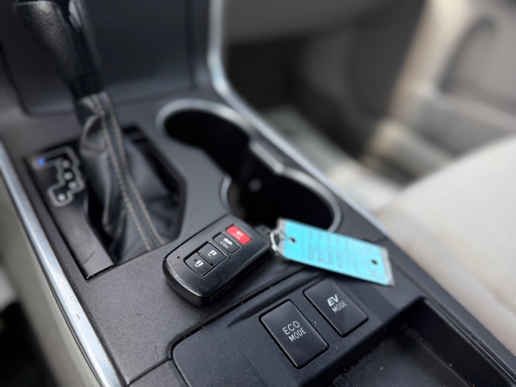 2015 Toyota Camry Image 34