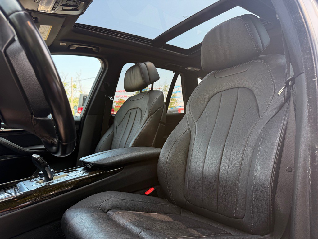 2017 BMW X5 Image 18
