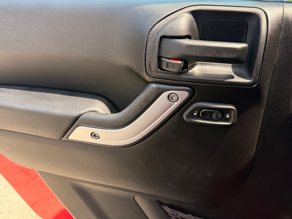 2012 Jeep Wrangler Unlimited Image 25