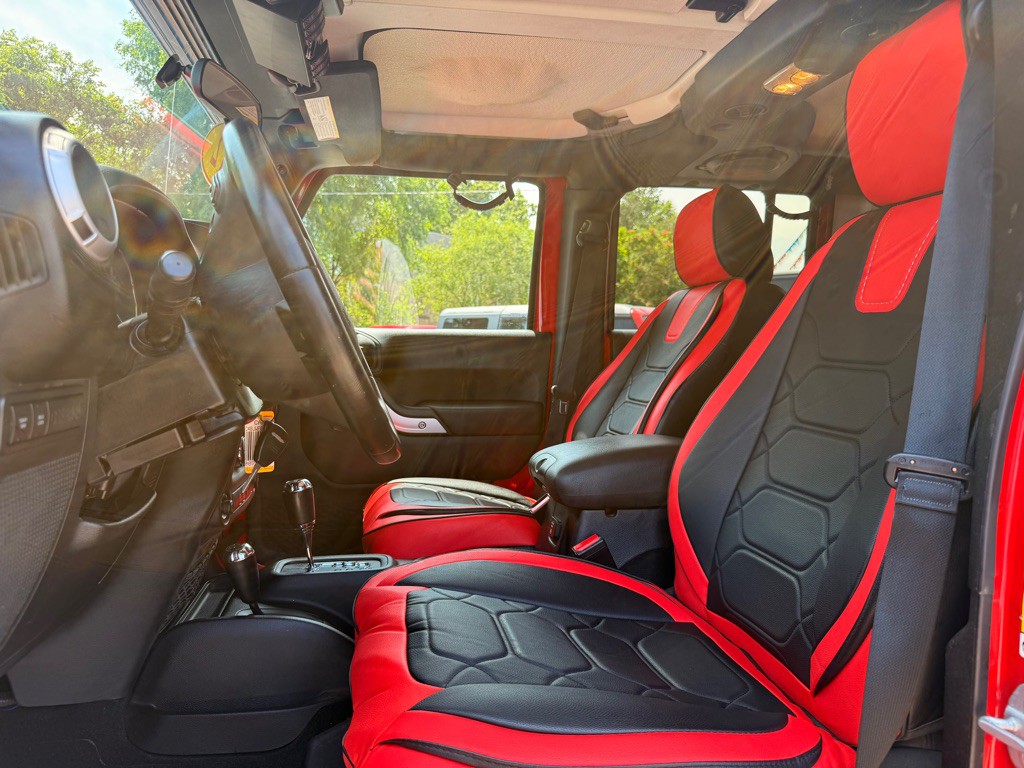 2012 Jeep Wrangler Unlimited Image 28