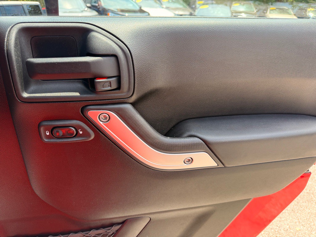 2012 Jeep Wrangler Unlimited Image 30