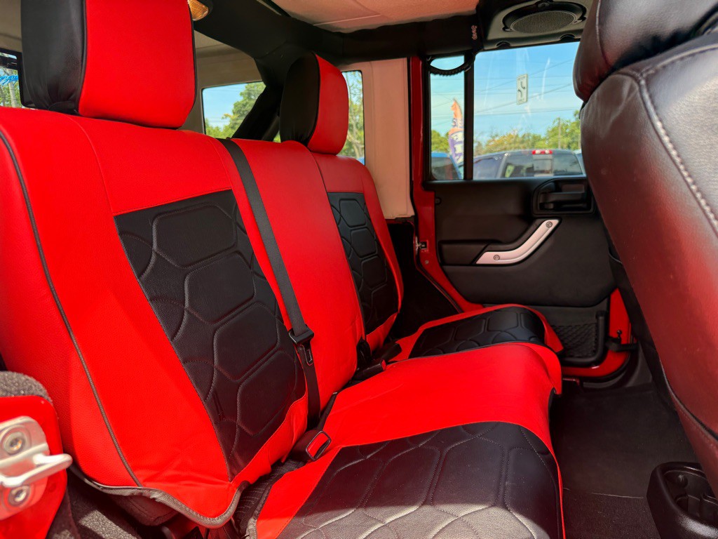 2012 Jeep Wrangler Unlimited Image 35