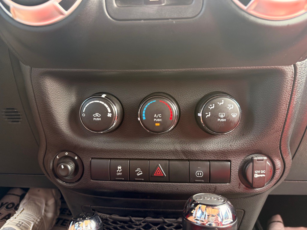 2012 Jeep Wrangler Unlimited Image 48