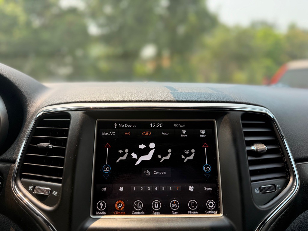 2018 Jeep Grand Cherokee Image 30