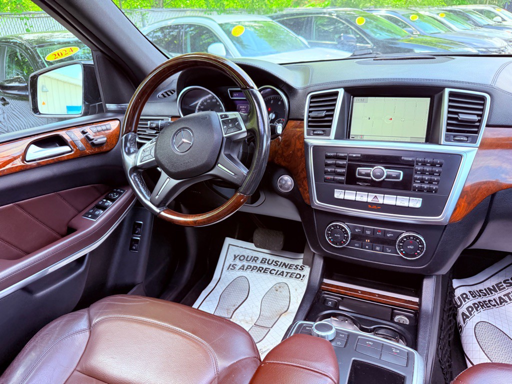 2014 Mercedes-Benz GL-Class Image 31