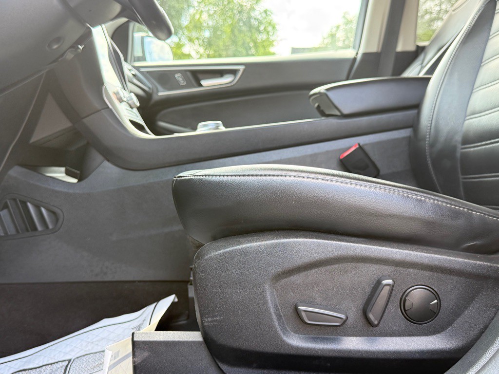 2023 Ford Edge Image 16