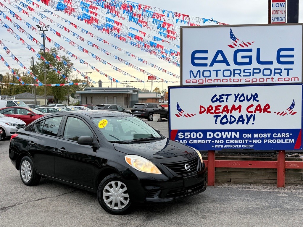 2014 Nissan Versa Image 2