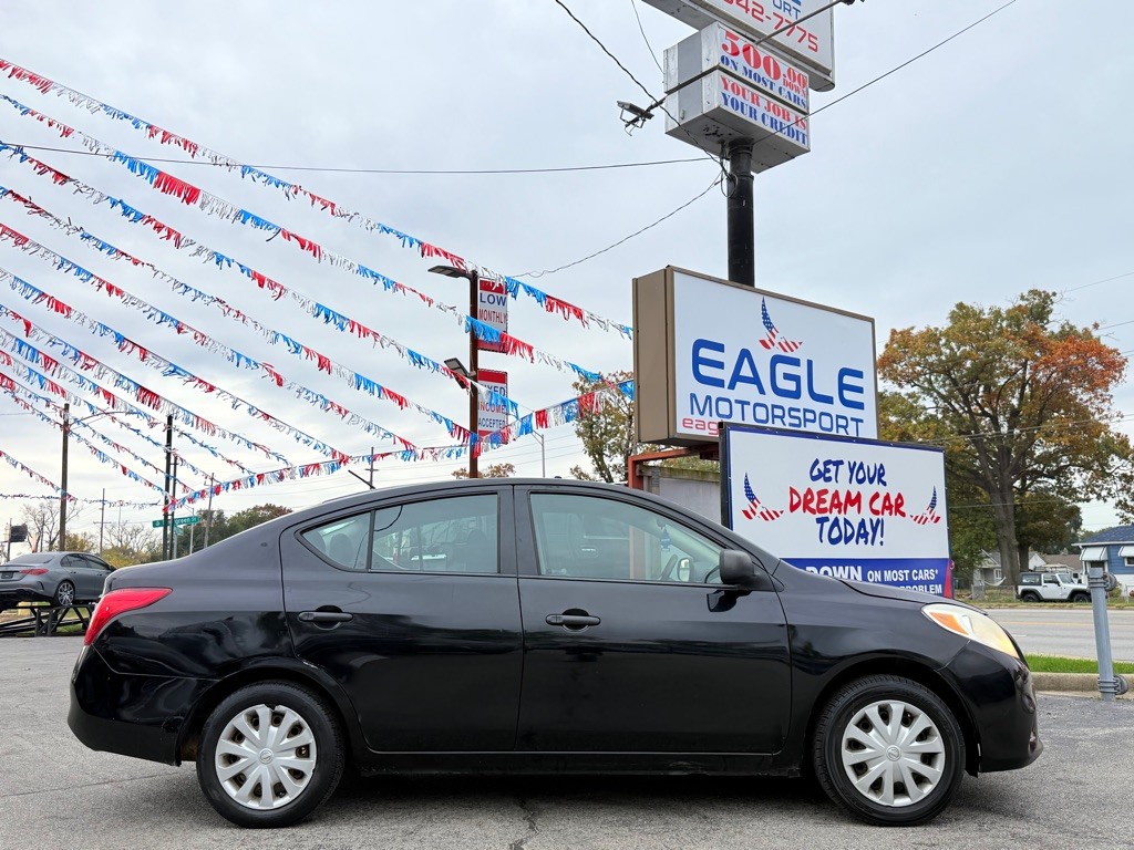 2014 Nissan Versa Image 5