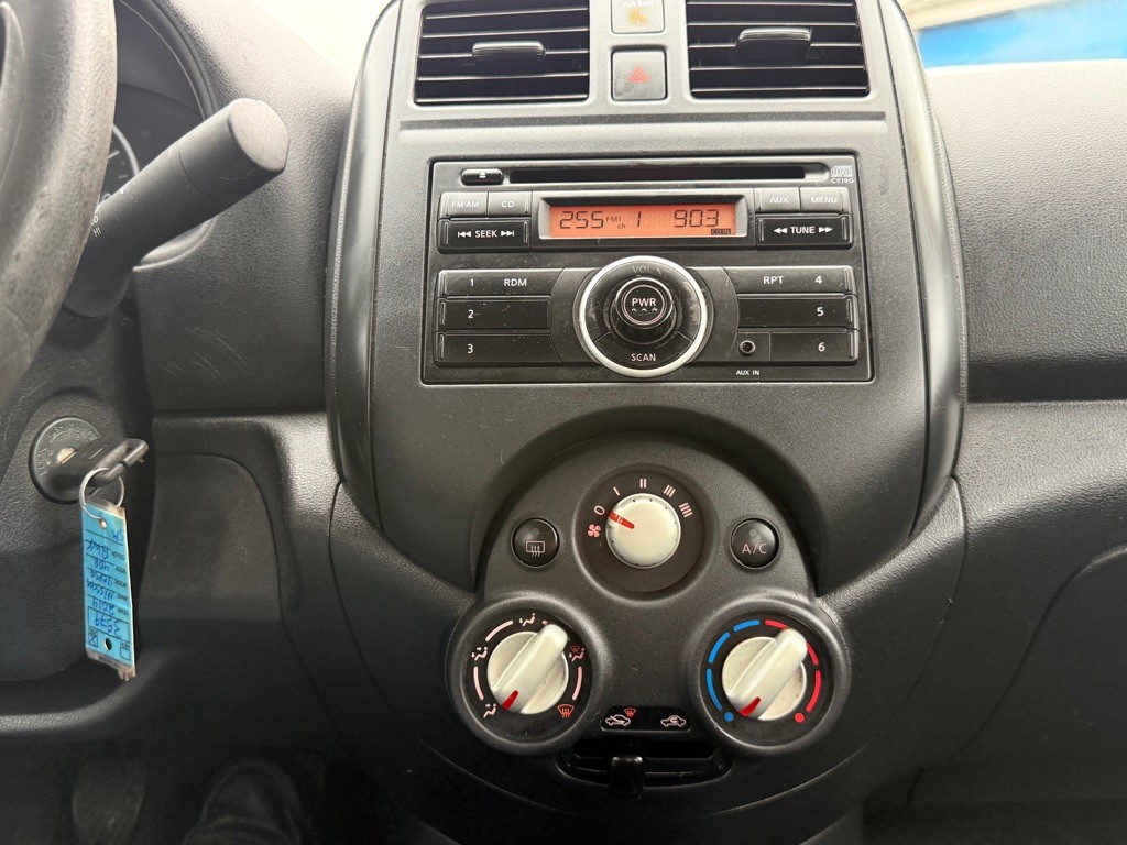 2014 Nissan Versa Image 19