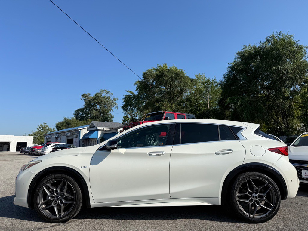 2018 INFINITI QX30 Image 14