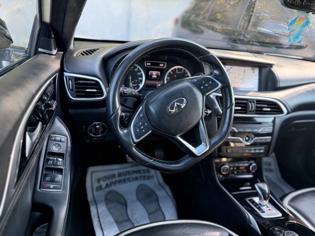 2018 INFINITI QX30 Image 21