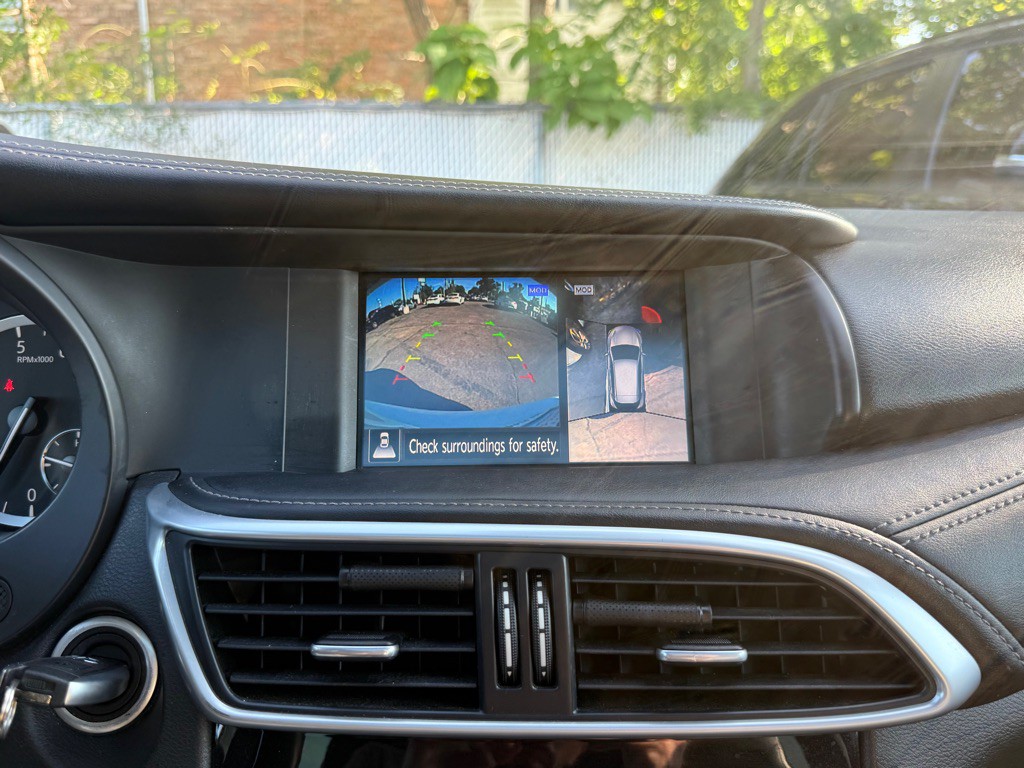 2018 INFINITI QX30 Image 27
