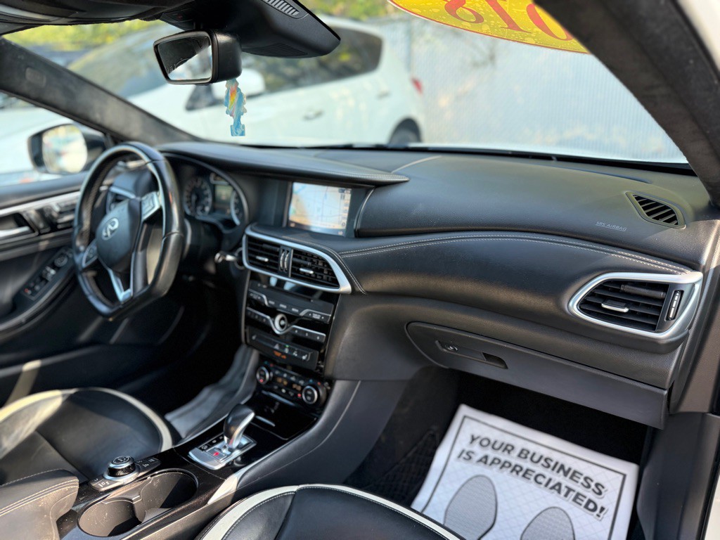 2018 INFINITI QX30 Image 31